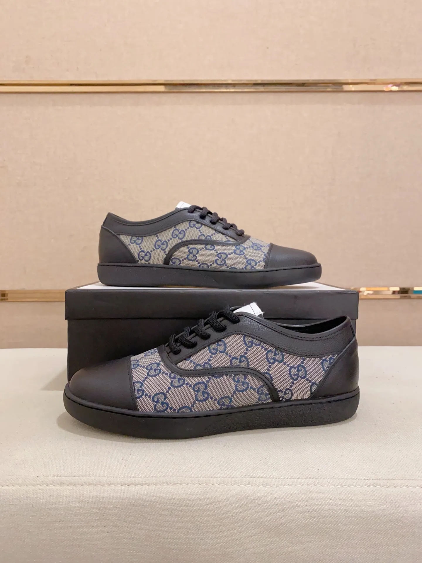 Men's clothing and shoes💰:400💰 (GUCCI) The latest model from the official website 🎁🎁Casual and fashionable men's shoes👟, hot style 💥The version is simple and elegant, exclusive for trendy men. Unique official website latest brand elements 👑Gucci original decoration, fashionable and generous, the fabric is original cowhide ✅sheepskin lining, the official website specifies wear-resistant casual outsole, the classic model is taken in kind at the counter🎬38-44 (45 is not returned or exchanged)